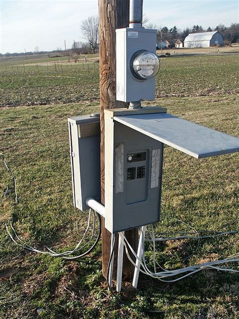 pole mounted electrical outlet box